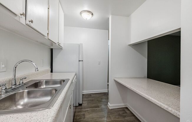 1 bed, 1 bath, 672 sqft, $1,100, Unit 2298-11