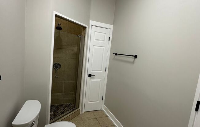 Studio, 1 bath, $1,350, Unit #19-B