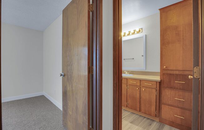 2 beds, 1.5 baths, 1,050 sqft, $2,049, Unit 214-784D