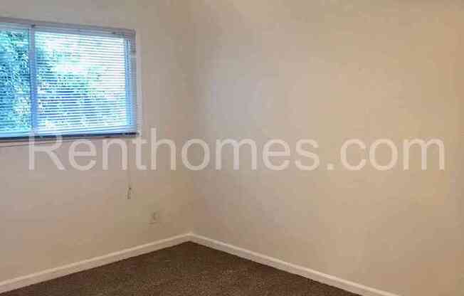 4 beds, 2 baths, $4,100