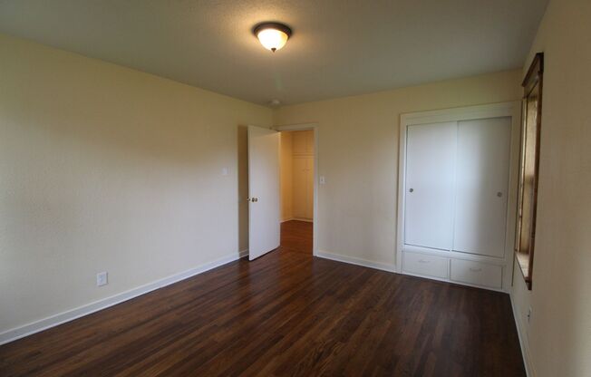 2 beds, 1 bath, 1,500 sqft, $1,595, Unit 16