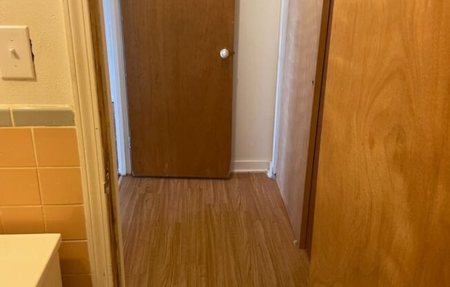 Studio, 1 bath, 487 sqft, $1,275, Unit Fifth 303