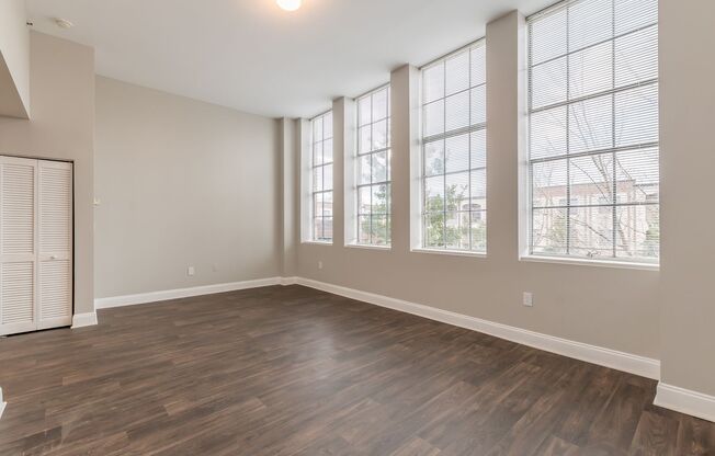 Studio, 1 bath, 549 sqft, $1,006, Unit A-101