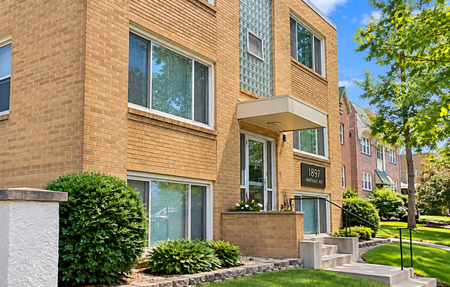 Oversized 1-Bedrooms on Grand Ave | Near St. Thomas | Pet Friendly!