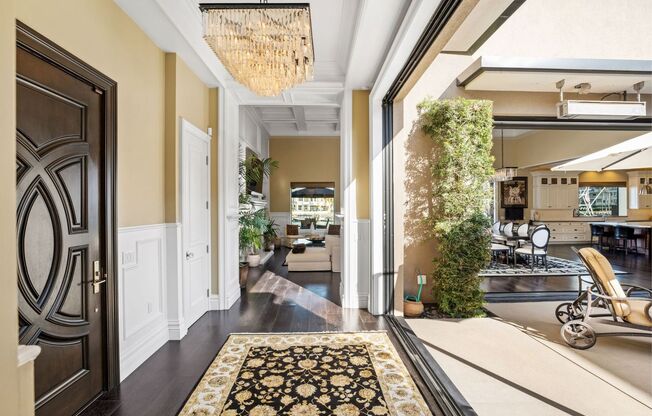 Oxnard | WATERFRONT | 3 Bed + 3.5 Bath | Fully Furnished | 4490 Eastbourne Bay