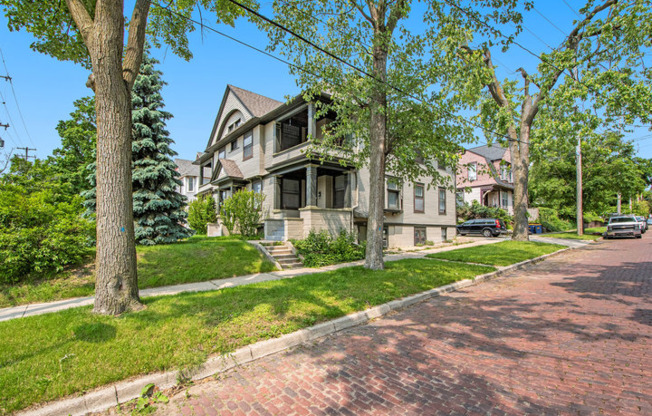 456 LAFAYETTE AVE SE
