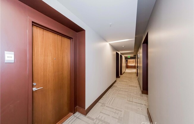 1 bed, 1 bath, 920 sqft, $2,900, Unit 909