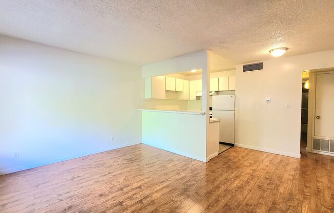 1 bed, 1 bath, 800 sqft, $1,495, Unit 2ND AVE 10