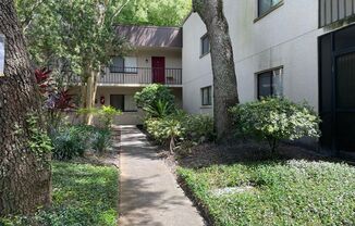 Spacious 2bed/2bath condo near USF $1590/month only!! Available NOW