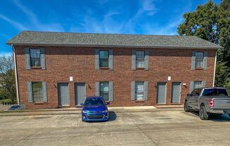 1521 West Knollwood Circle