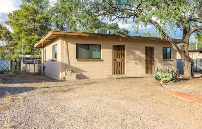 Unique 2 Bedroom 1 Bath Home in Midtown