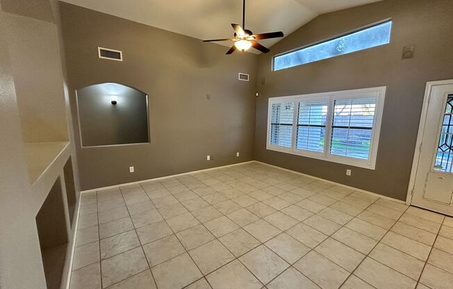 3 Bed/ 2 Bath Home with Den in Arrowhead Ranch with Pool!