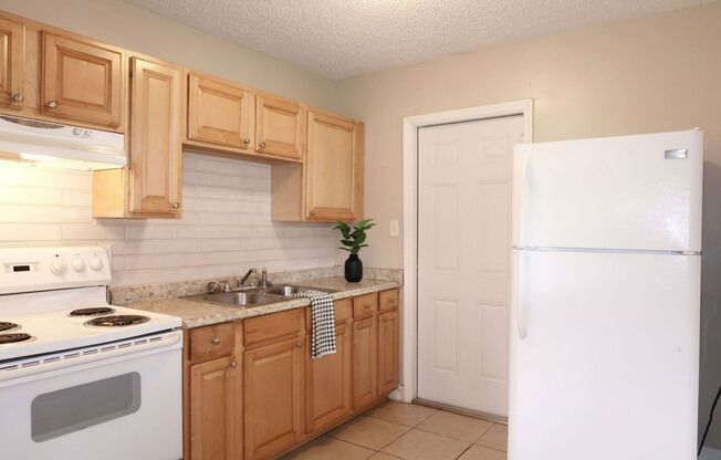 Half Off! 2 Bedroom, 1 Bathroom Home for Rent in West Tampa!