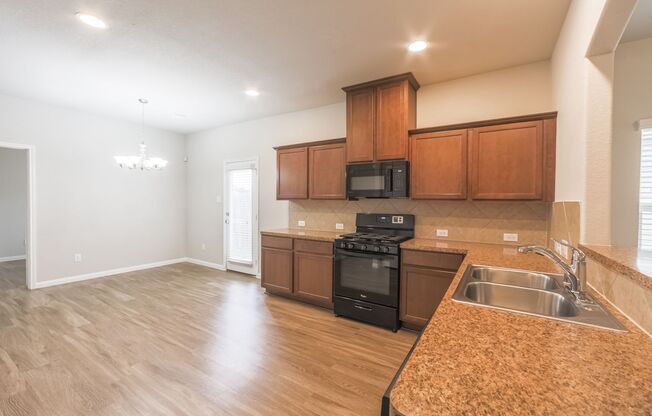 LOOK AND LEASE SPECIAL! MOVE IN BY MAY 1ST-GET $300 OFF 1ST MONTH'S RENT!