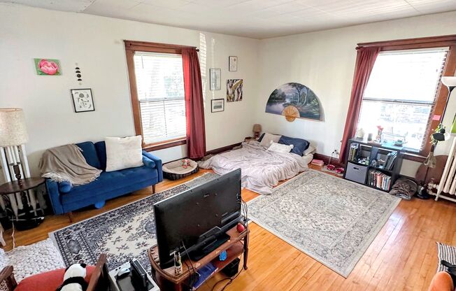 Studio, 1 bath, $975, Unit 2A