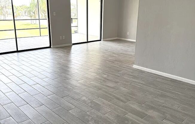 FIRST MONTH RENT FREE@! Immaculate 55+ Condo with Views of Golf Course in N. Ft. Myers