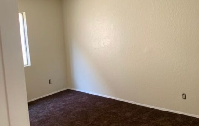 2 beds, 1 bath, 750 sqft, $1,595, Unit Apt 36