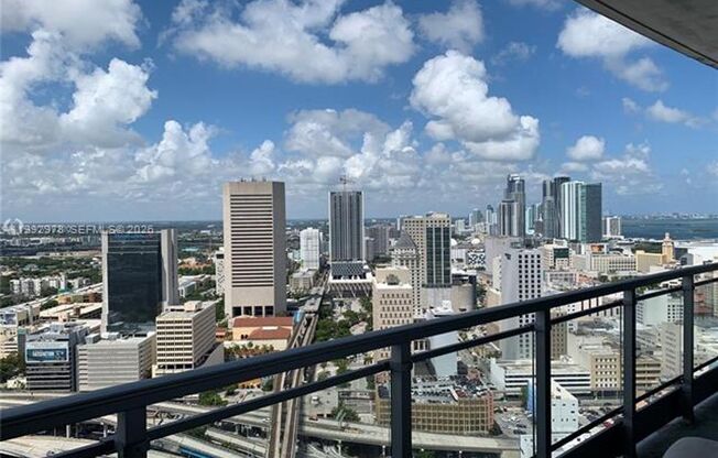 2 beds, 2 baths, 1,079 sqft, $3,700, Unit 90 SW 3rd St # 4008