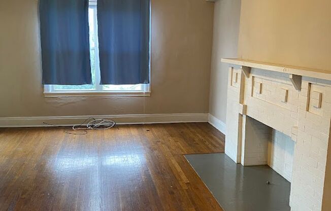 2 beds, 1 bath, $1,695, Unit 5806 Howe - 4
