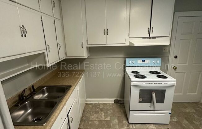 3 beds, 1 bath, $1,195