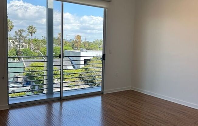 2 beds, 2 baths, 1,059 sqft, $4,045, Unit PH18
