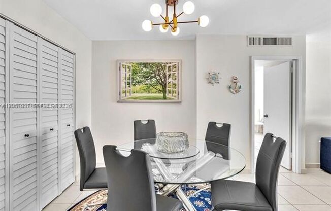 2 beds, 2 baths, $3,500, Unit # 206