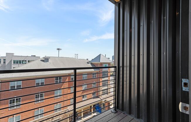 Studio, 1 bath, 548 sqft, $1,820, Unit 403