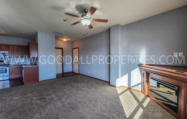 2 beds, 2 baths, $1,295