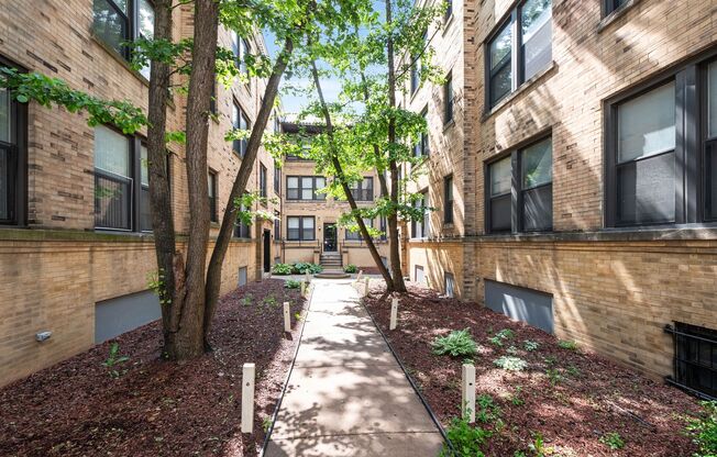 6152-58 S. Martin Luther King Dr.