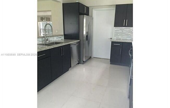 740 NE 179 Te NORTH MIAMI BEACH, FL 33162