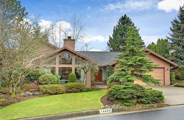Magnificent Somerset Home on Cul de Sac!