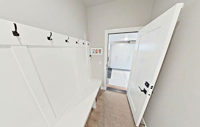 3 beds, 3 baths, $3,495