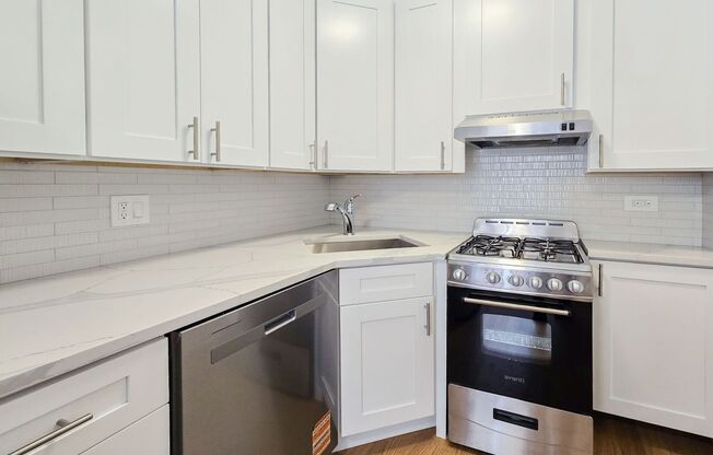 1 bed, 1 bath, 560 sqft, $2,100, Unit 516-110