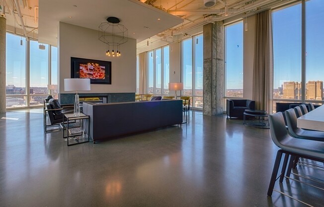 1 bed, 1 bath, 612 sqft, $4,300, Unit 21G