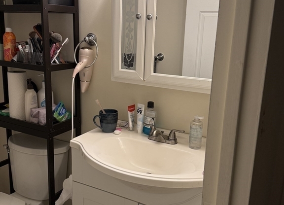 2 beds, 2 baths, 1,115 sqft, $3,850, Unit 304