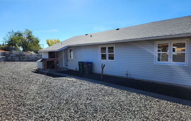 Maple St 2732