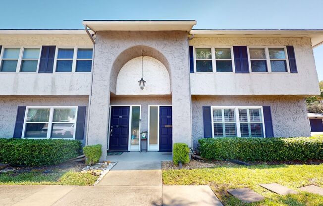 Experience the Ponte Vedra lifestyle in this delightful coastal condo