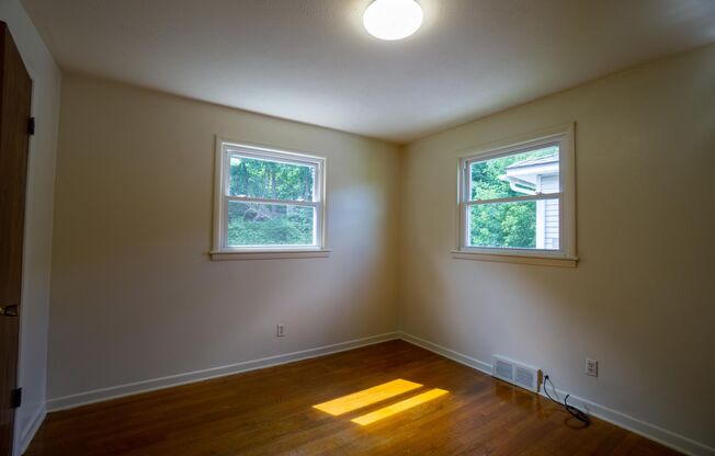 1270 Westcott Street Apt 2- Available 08/01/205 - Spacious 2 Bedroom Apartment with Garage Across From Barry Park