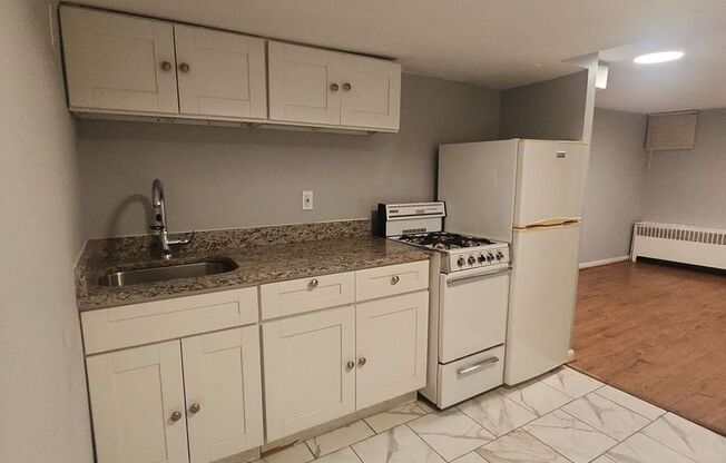 1 bed, 1 bath, $1,200, Unit 3A