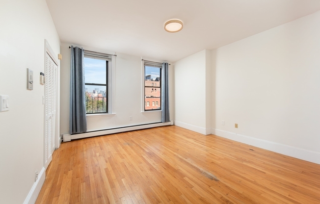 1 bed, 1 bath, 612 sqft, $3,200, Unit 4E