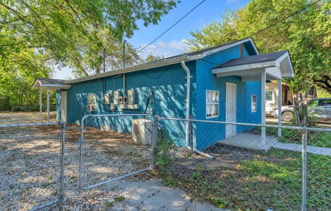 834 DIVISION AVE