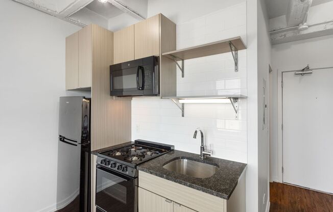 Studio, 1 bath, 212 sqft, $1,550, Unit 607