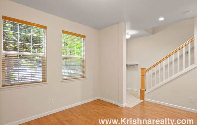 Orenco Gardens Townhome: 2BD, 2.5BA, 2-Car Garage | Near Nike & MAX