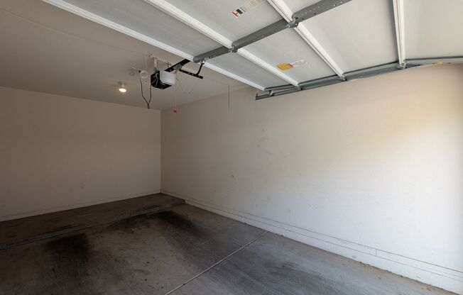 2 beds, 2 baths, $1,750, Unit Unit 2027