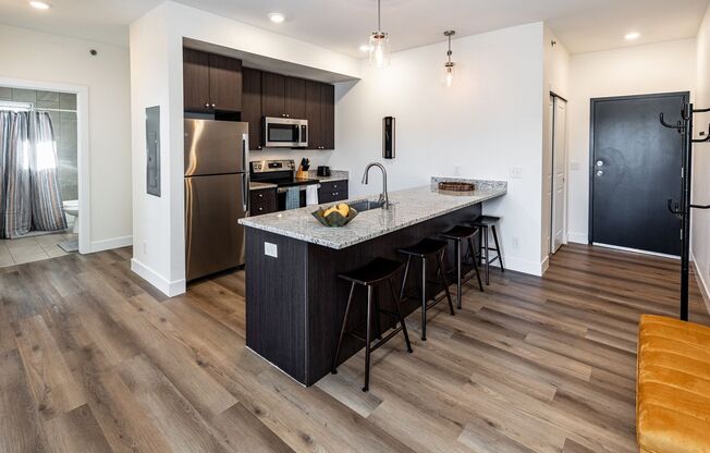 2 beds, 2 baths, 855 sqft, $1,795, Unit 5661 #203 Silverstone