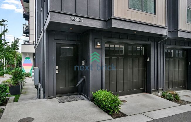 2 beds and 2.5 bath Modern Townhome Downtown Bothell -Exceptional Walkability Available Now!