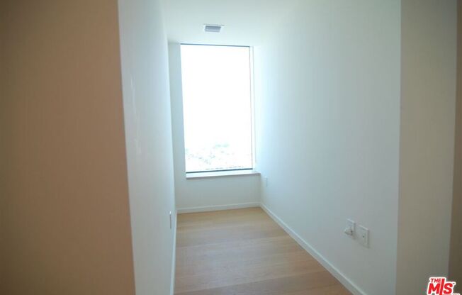 2 beds, 2.5 baths, 1,720 sqft, $5,500, Unit 2406