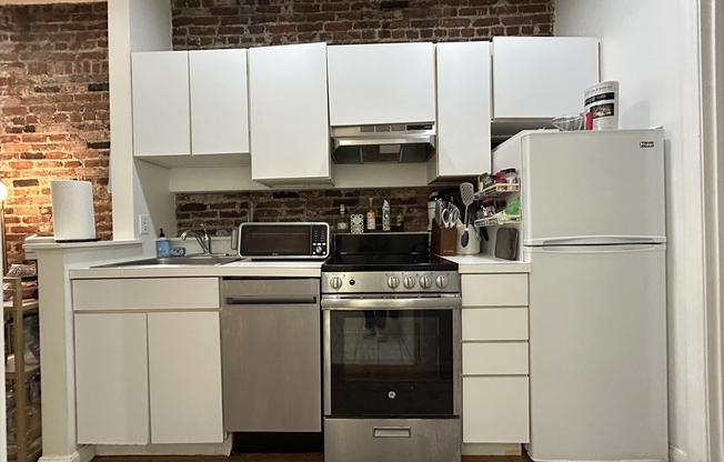 1 bed, 1 bath, 575 sqft, $2,700, Unit 4