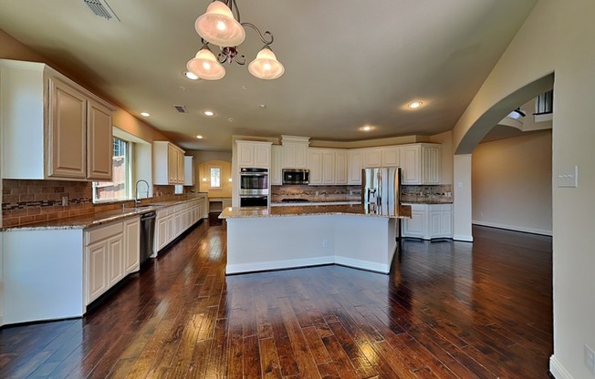 3006 KNIGHTSBRIDGE LN