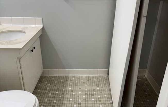 2 beds, 1.5 baths, 1,100 sqft, $1,375, Unit 802-310